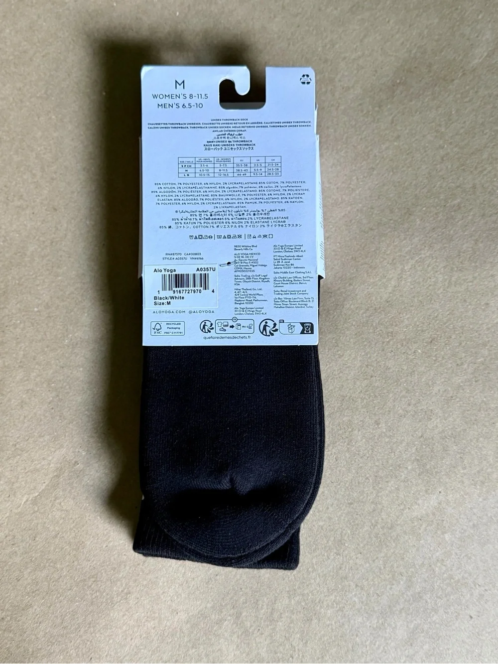 ALO Yoga Black unisex throwback Socks.  Size Medium